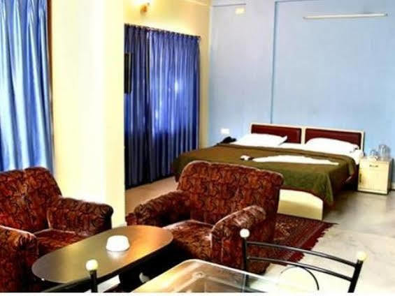 Oyo 4606 Hotel Maple Green Suites バンガロール エクステリア 写真